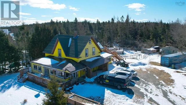 22864 Highway 7, House detached with 6 bedrooms, 6 bathrooms and null parking in Halifax NS | Image 1