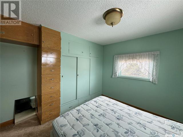 306 3rd Avenue W, House detached with 3 bedrooms, 2 bathrooms and null parking in Biggar SK | Image 9
