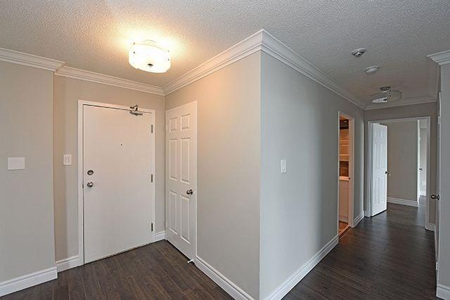 1402 - 30 Malta Ave, Condo with 3 bedrooms, 2 bathrooms and 1 parking in Brampton ON | Image 2