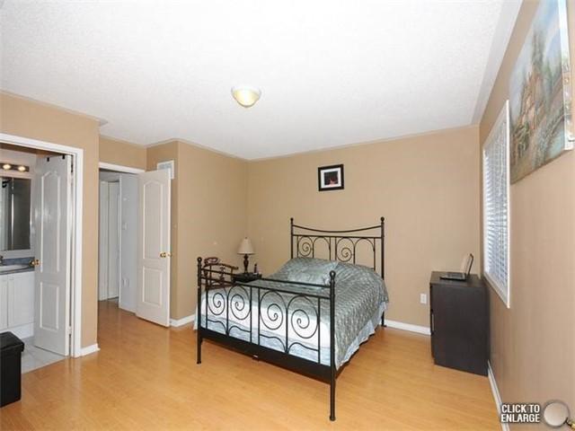 22 Giancola Cres, House attached with 3 bedrooms, 4 bathrooms and 3 parking in Vaughan ON | Image 11