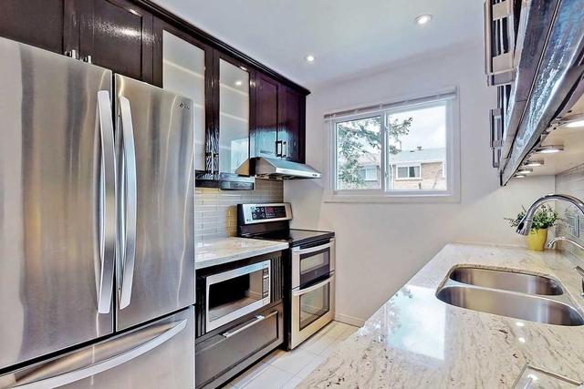 10 Evansville Rd, House attached with 3 bedrooms, 3 bathrooms and 3 parking in Toronto ON | Image 7