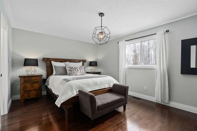81 Sproule Dr, House detached with 2 bedrooms, 3 bathrooms and 4 parking in Barrie ON | Image 10