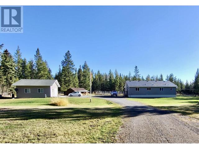 6823 Fricke Road, House detached with 2 bedrooms, 2 bathrooms and null parking in Cariboo L BC | Image 37