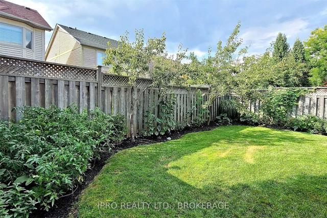 (upper) - 2937 Gardenview Cres, House detached with 3 bedrooms, 3 bathrooms and 3 parking in Mississauga ON | Image 22