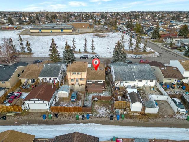 10 Falwood Crescent Ne, Home with 2 bedrooms, 1 bathrooms and 1 parking in Calgary AB | Image 5