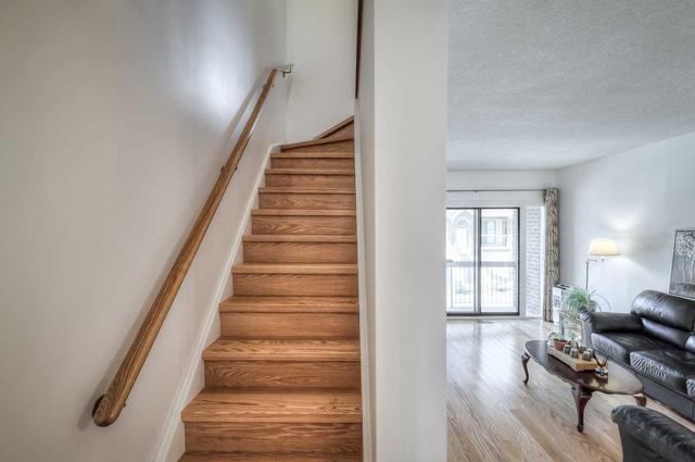 3 - 10 Reidmount Ave, Townhouse with 3 bedrooms, 2 bathrooms and 2 parking in Toronto ON | Image 8