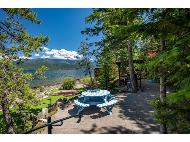 285 Kootenay Lake Road, House detached with 3 bedrooms, 4 bathrooms and 2 parking in Central Kootenay E BC | Image 77
