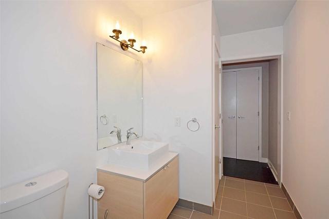 209 - 60 Bathurst St, Condo with 1 bedrooms, 1 bathrooms and 1 parking in Toronto ON | Image 6