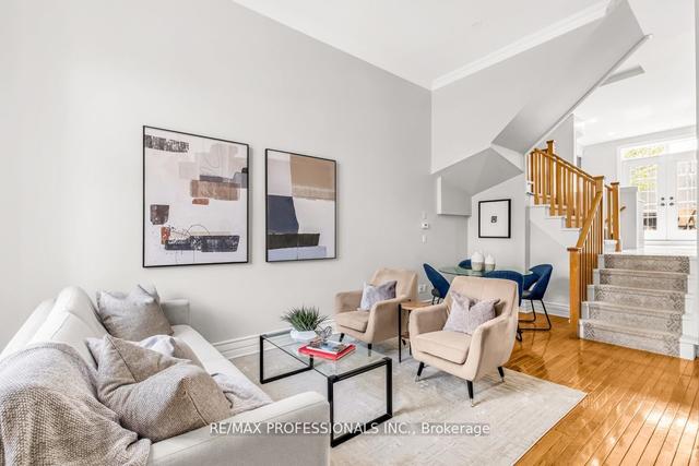939 Queen St W, House attached with 3 bedrooms, 3 bathrooms and 1 parking in Toronto ON | Image 23