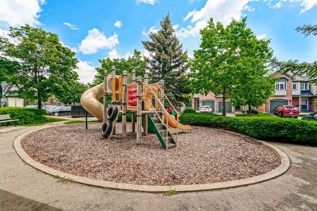 11 - 2088 Leanne Blvd, Townhouse with 3 bedrooms, 2 bathrooms and 2 parking in Mississauga ON | Image 16