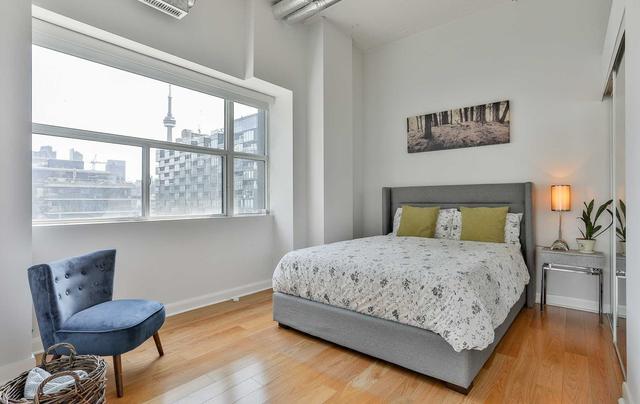709 - 700 King St W, Condo with 2 bedrooms, 2 bathrooms and 1 parking in Toronto ON | Image 3