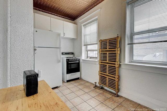 unit 1 - 1957 Queen St E, House detached with 2 bedrooms, 1 bathrooms and 0 parking in Toronto ON | Image 4