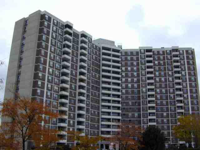 517 - 20 Edgecliffe Gfwy, Condo with 3 bedrooms, 2 bathrooms and 1 parking in Toronto ON | Image 1