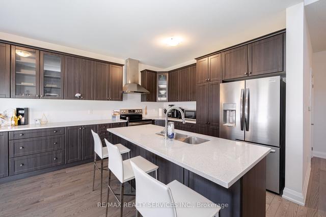 63 Jazzberry Rd, Townhouse with 2 bedrooms, 3 bathrooms and 3 parking in Brampton ON | Image 7