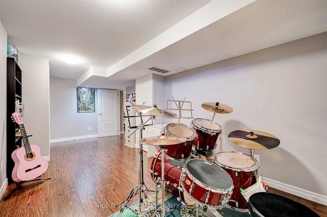 1 Mac Frost Way, House detached with 4 bedrooms, 4 bathrooms and 4 parking in Toronto ON | Image 24