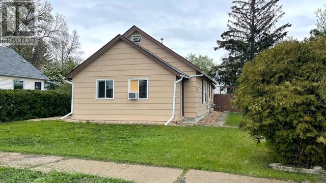5203 49 Street, House detached with 2 bedrooms, 1 bathrooms and 2 parking in Provost AB | Card Image