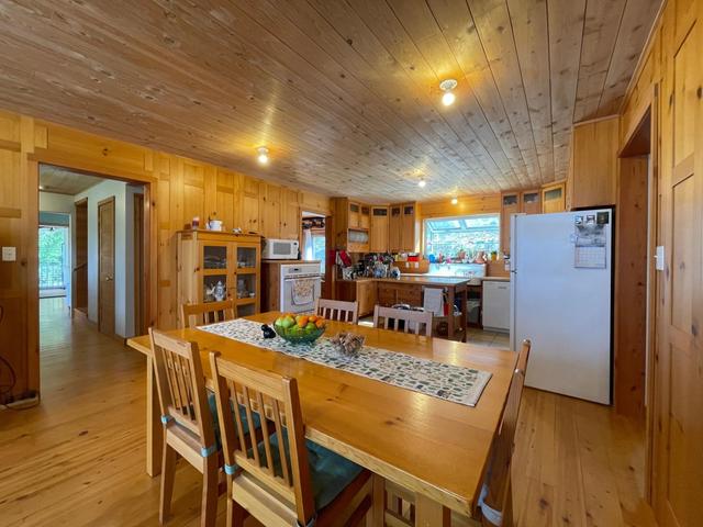 3865 Malina Road, House detached with 4 bedrooms, 3 bathrooms and null parking in Central Kootenay E BC | Image 45