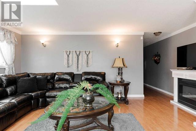 121 Grant Bay, House other with 4 bedrooms, 2 bathrooms and 5 parking in Wood Buffalo AB | Image 5