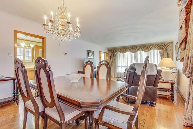 15 Katherine Rd, House detached with 3 bedrooms, 2 bathrooms and 4 parking in Toronto ON | Image 4