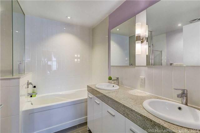 Th03 - 29 Singer Crt, Townhouse with 2 bedrooms, 3 bathrooms and 2 parking in Toronto ON | Image 9
