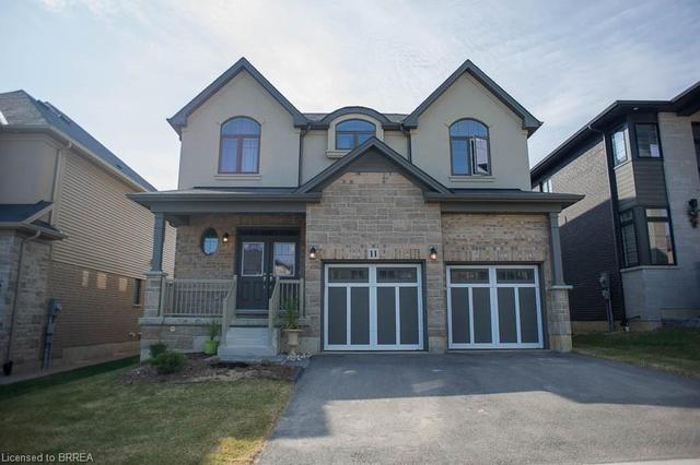 11 Vic Chambers Place, House detached with 4 bedrooms, 3 bathrooms and 4 parking in Brant ON | Image 1