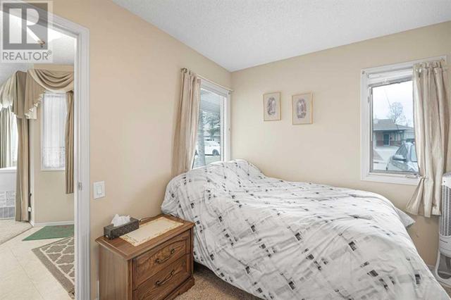 2727 Dovely Park Se, House attached with 2 bedrooms, 1 bathrooms and 2 parking in Calgary AB | Image 6