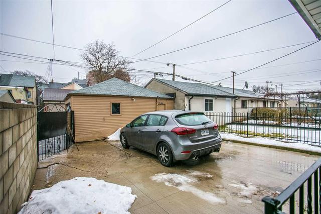 225 Palmerston Ave, House detached with 3 bedrooms, 3 bathrooms and 2 parking in Toronto ON | Image 16
