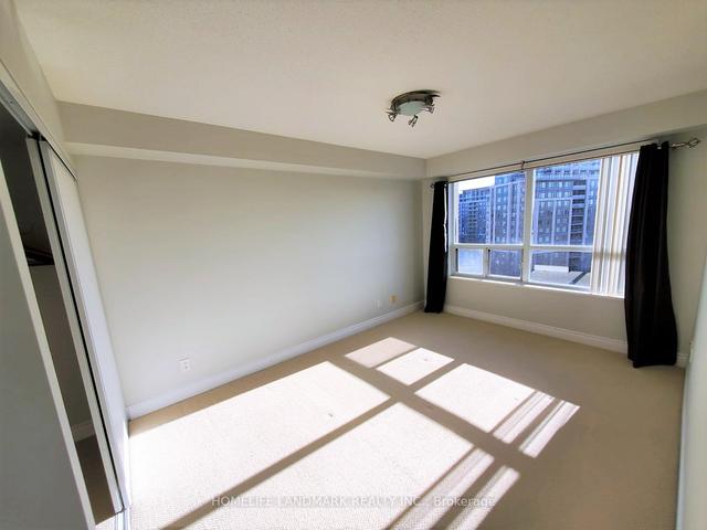 806 - 39 Galleria Pkwy, Condo with 2 bedrooms, 2 bathrooms and 1 parking in Markham ON | Image 10