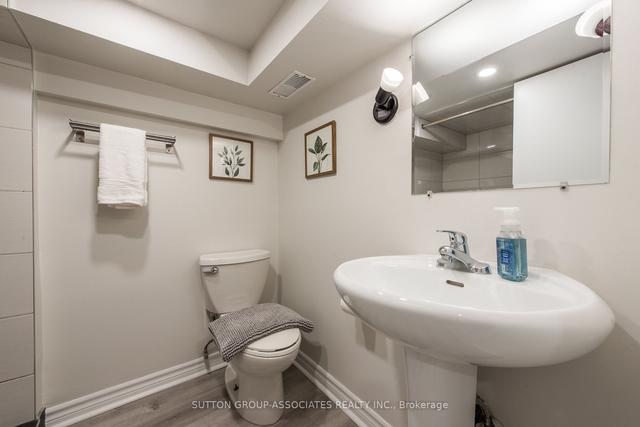 31 Clinton St, House attached with 3 bedrooms, 4 bathrooms and 1.5 parking in Toronto ON | Image 30
