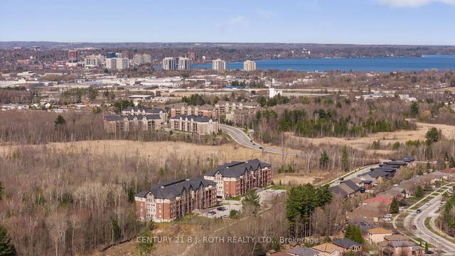 205 - 5 Greenwich St, Condo with 2 bedrooms, 2 bathrooms and 1 parking in Barrie ON | Image 10