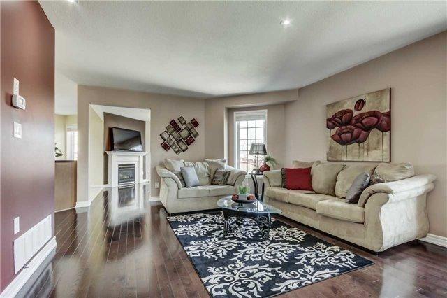 Upper - 316 Drummond Dr, House detached with 4 bedrooms, 3 bathrooms and 2 parking in Vaughan ON | Image 4
