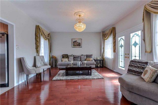 5465 Churchill Meadows Blvd, House detached with 3 bedrooms, 4 bathrooms and 2 parking in Mississauga ON | Image 4