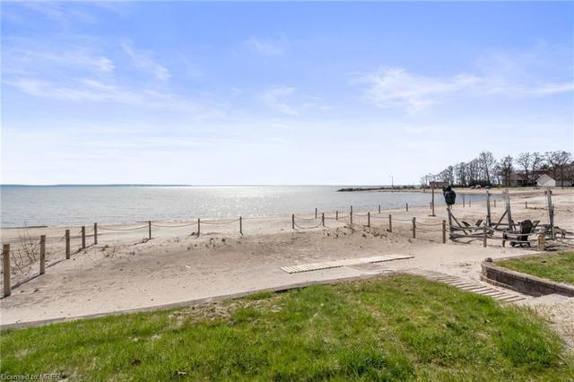 10 Tiny Beaches Beach S, House detached with 5 bedrooms, 1 bathrooms and 4 parking in Tiny ON | Image 33