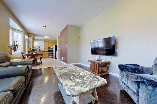 27 Baintree St, House detached with 4 bedrooms, 3 bathrooms and 4 parking in Markham ON | Image 4