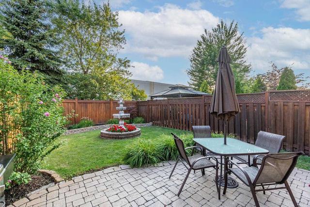 2346 Newcastle Cres, House attached with 3 bedrooms, 3 bathrooms and 2 parking in Oakville ON | Image 32