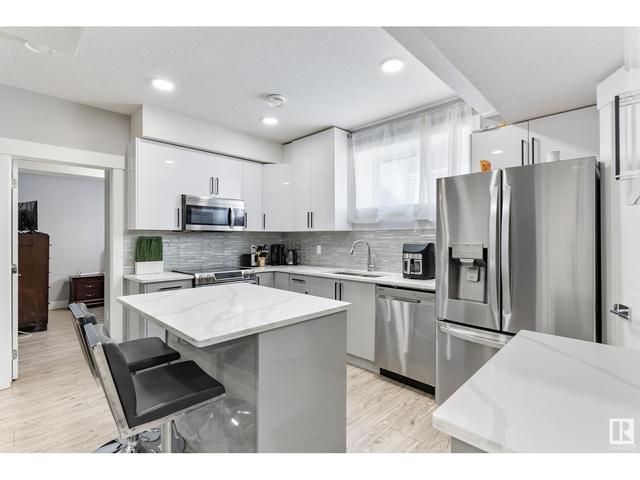 8037 174a Av Nw, House detached with 7 bedrooms, 4 bathrooms and null parking in Edmonton AB | Image 37