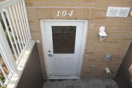 104 - 1775 Markham Rd, Townhouse with 3 bedrooms, 3 bathrooms and 2 parking in Toronto ON | Image 2