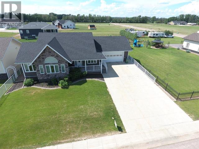 9926 110 Street, House detached with 6 bedrooms, 3 bathrooms and 6 parking in Mackenzie County AB | Image 1