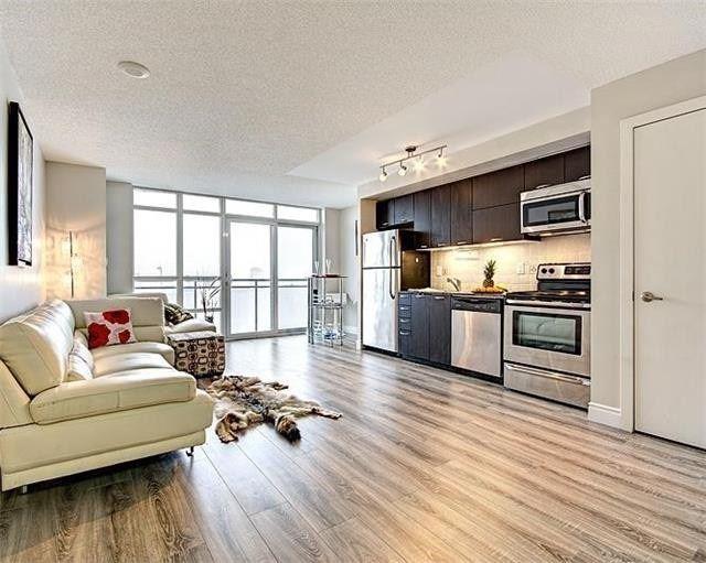 1703 - 38 Joe Shuster Way, Condo with 1 bedrooms, 2 bathrooms and 1 parking in Toronto ON | Image 6