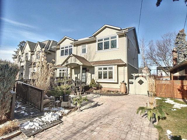 56 Ambleside Ave, House detached with 2 bedrooms, 3 bathrooms and 3 parking in Toronto ON | Image 1