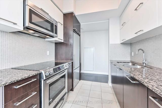 2303 - 5162 Yonge St, Condo with 2 bedrooms, 2 bathrooms and 1 parking in Toronto ON | Image 8