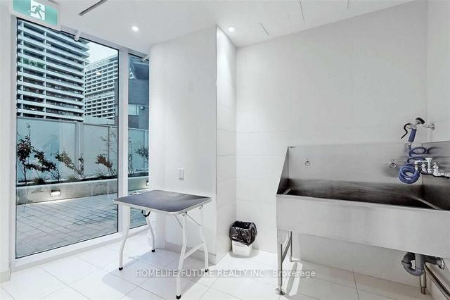 1906 - 33 Helendale Ave, Condo with 1 bedrooms, 1 bathrooms and 0 parking in Toronto ON | Image 11