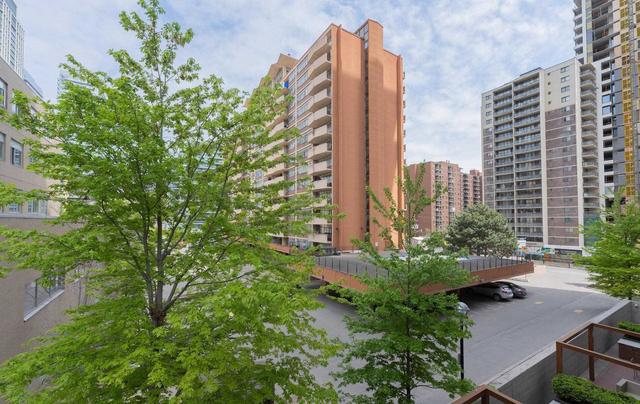 221 - 70 Roehampton Ave, Condo with 2 bedrooms, 2 bathrooms and 1 parking in Toronto ON | Image 28