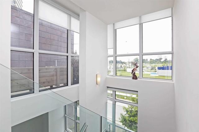 Th05 - 131 Mcmahon Dr, Townhouse with 3 bedrooms, 4 bathrooms and 2 parking in Toronto ON | Image 14