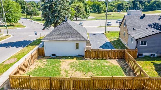 240 Codrington St, House detached with 3 bedrooms, 2 bathrooms and 6 parking in Barrie ON | Image 30