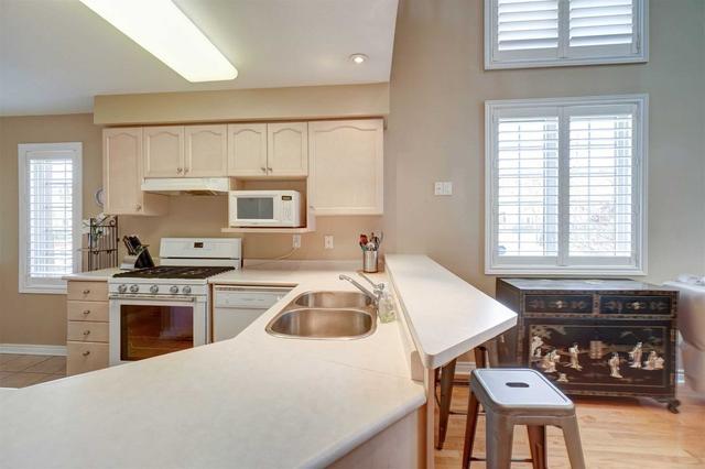 28 - 223 Rebecca St, Townhouse with 2 bedrooms, 4 bathrooms and 2 parking in Oakville ON | Image 5