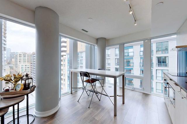 1012 - 60 Shuter St, Condo with 1 bedrooms, 2 bathrooms and 0 parking in Toronto ON | Image 6