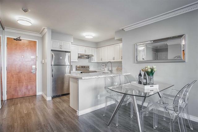 uph5 - 256 Doris Ave, Condo with 2 bedrooms, 2 bathrooms and 1 parking in Toronto ON | Image 7