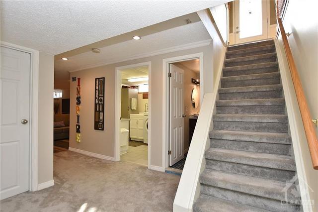 8 Andover Place, House detached with 4 bedrooms, 2 bathrooms and 4 parking in Ottawa ON | Image 17