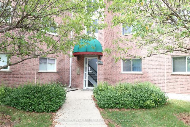 22 - 3085 Kingsway Dr, Condo with 3 bedrooms, 2 bathrooms and 1 parking in Kitchener ON | Image 1
